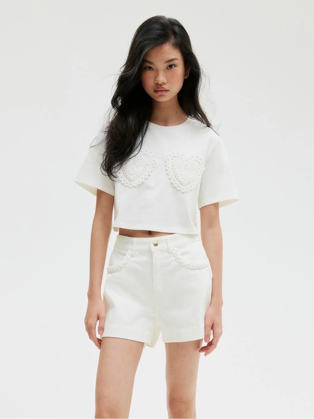 H&M White Appliquéd T-Shirt - Picture 8 of 8